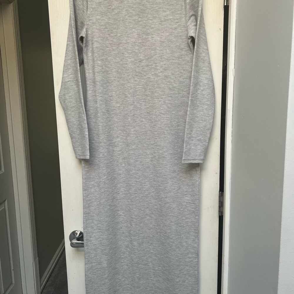 Aritzia Light Gray Long Sleeve Dress Soft-brushed jersey maxi dress size Large - Picture 2 of 8